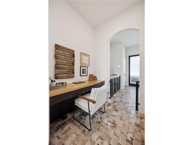 Building Photo - 6297 Yuma Ln N