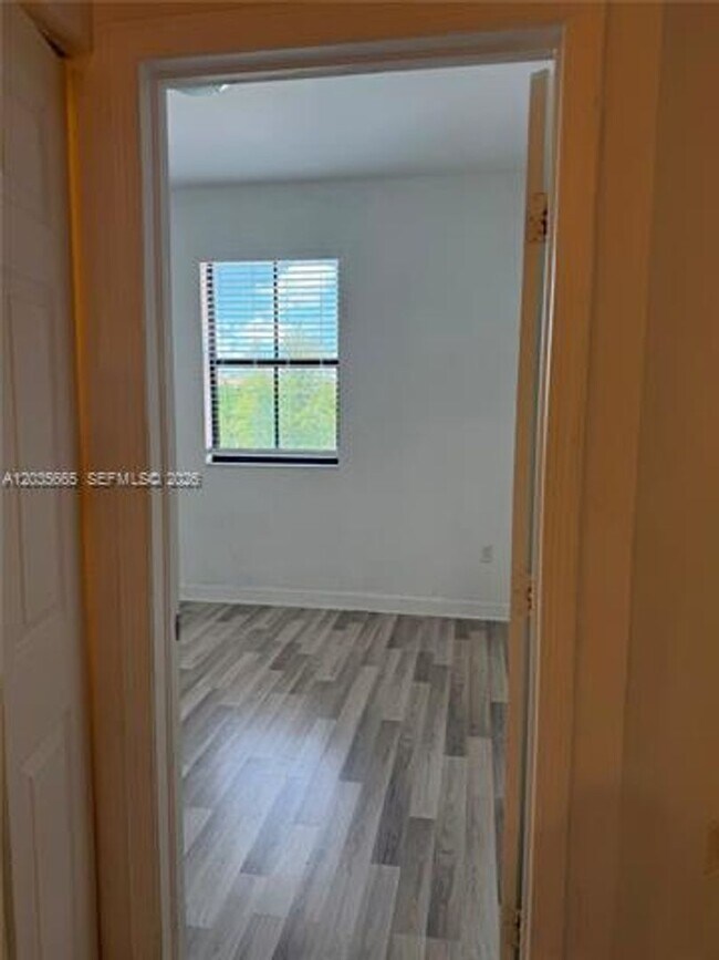Building Photo - 3467 W 89th Terrace