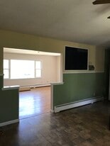 Building Photo - 189 Russell St