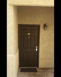Building Photo - 2 Bedroom In Gated Community