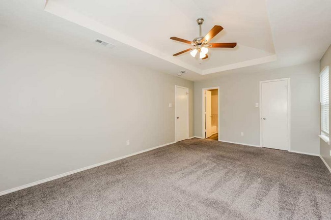 Building Photo - 609 Nightshade Dr