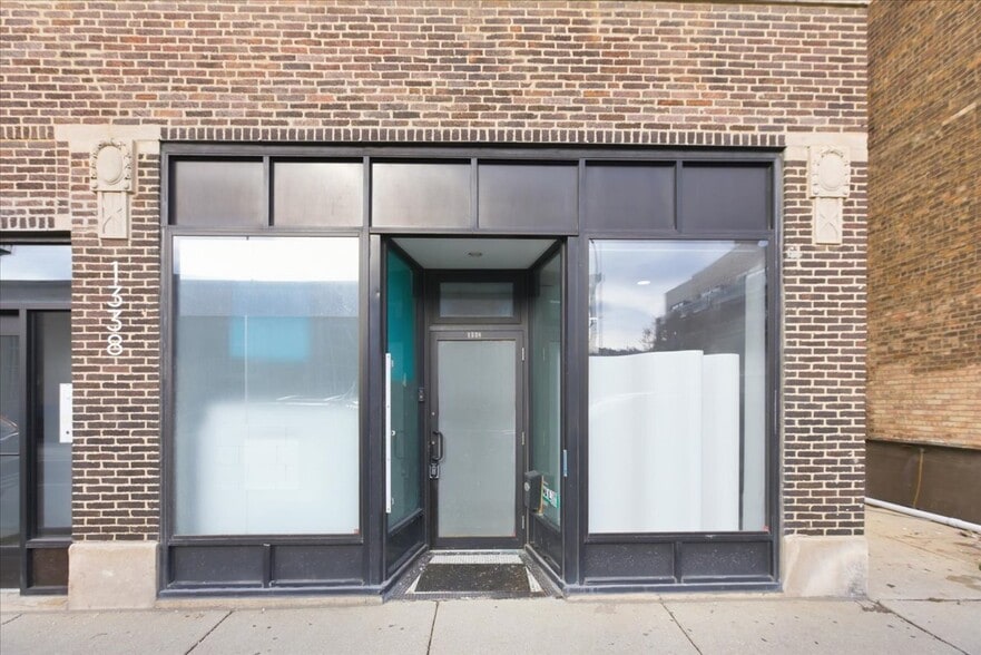 Building Photo - 1338 W Irving Park Rd