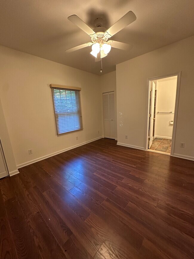 Building Photo - 854 Redwood Trail