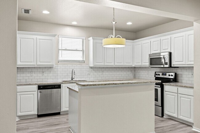 Building Photo - 2536 S University Dr