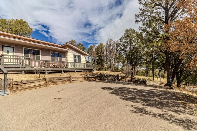 Building Photo - 202 Warwick Dr