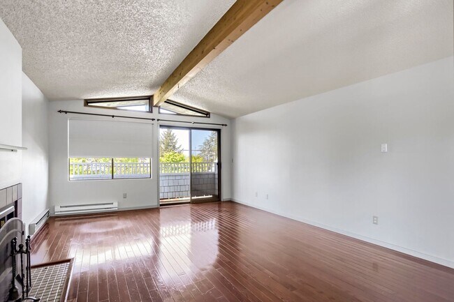 Building Photo - 4506 3rd Ave NW
