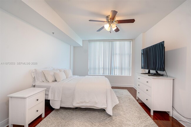 Building Photo - 2641 N Flamingo Rd