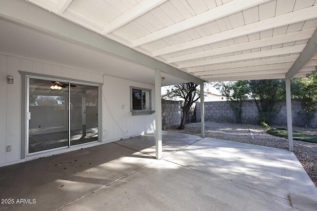 Building Photo - 6423 E Aire Libre Ln