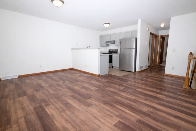 Building Photo - Moline Duplex