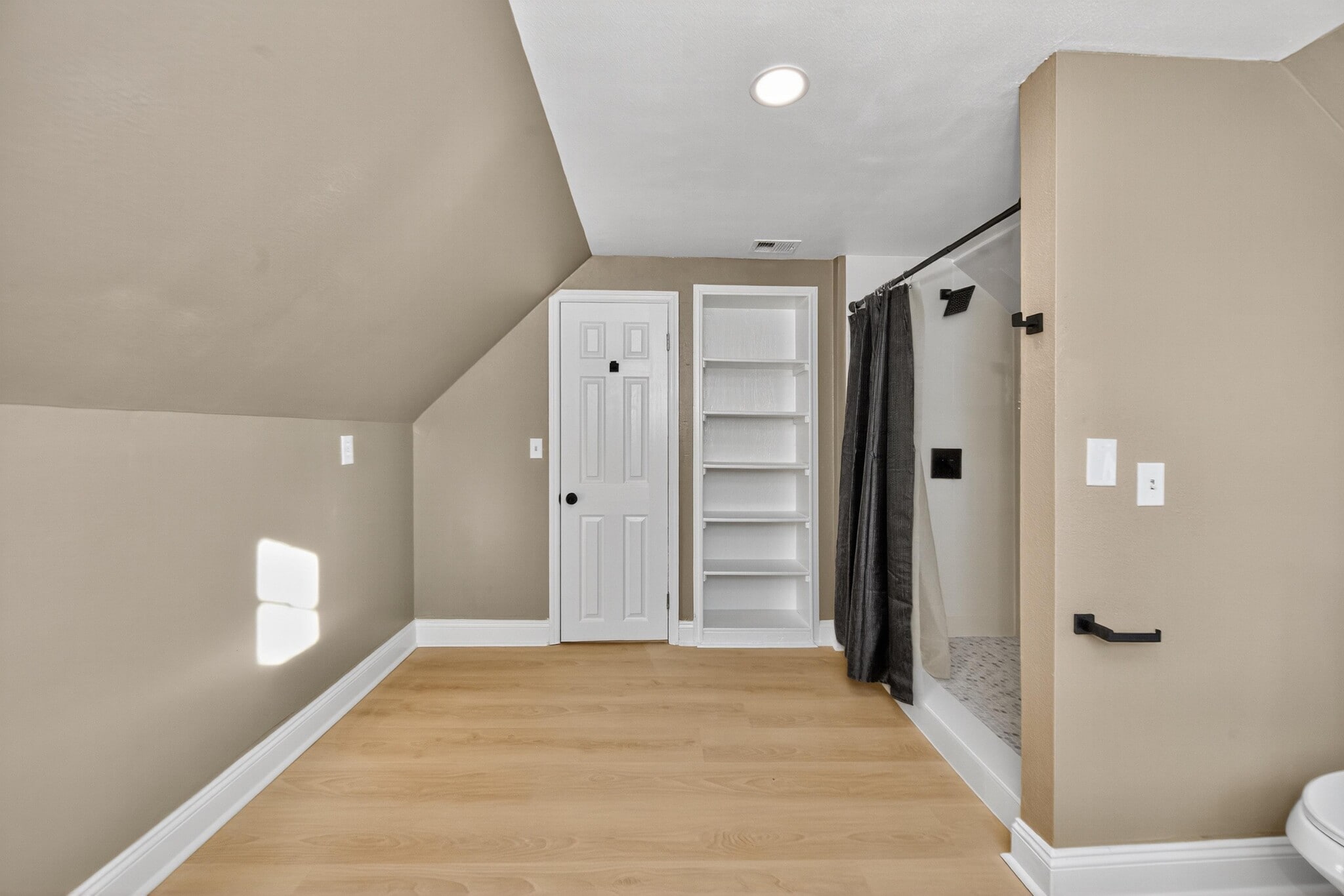 Building Photo - 512 Mason Ave