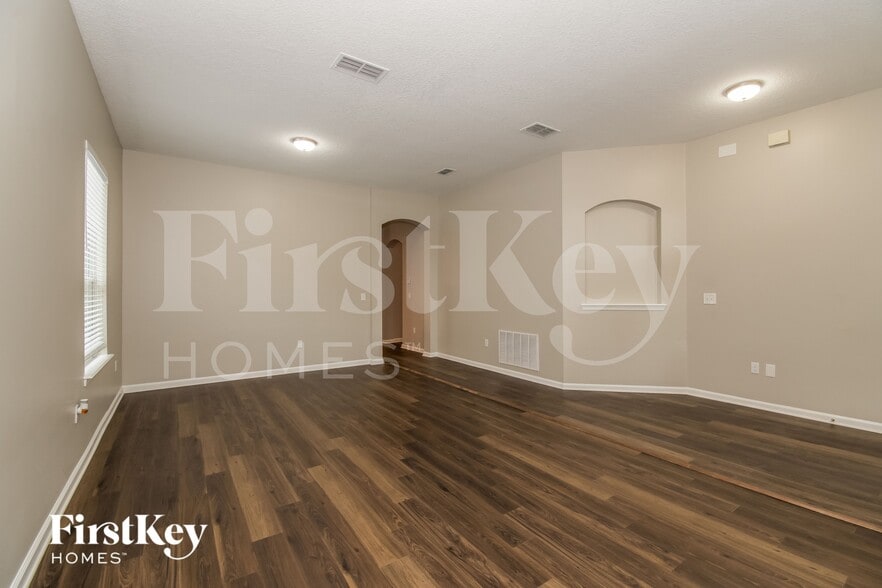 Building Photo - 4023 Leatherwood Dr