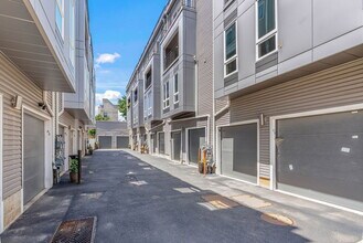 Building Photo - 1224 N 26th St