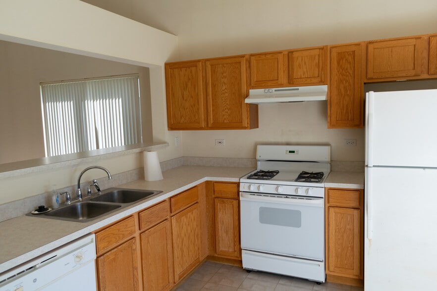 Kitchen - 61 W Providence Ln