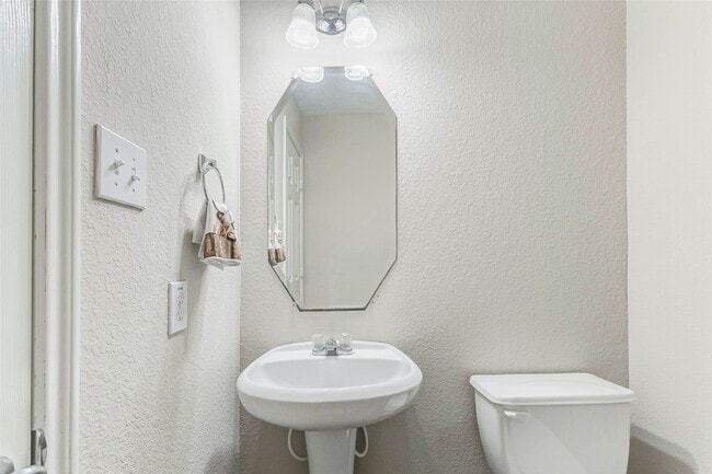 Building Photo - 12638 Skyview Manor Dr