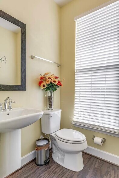 main level powder room - 23659 Turtle Point Ter