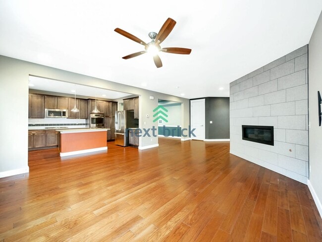 Building Photo - 4 BED AND 2.5 BATH SINGLE FAMILY HOUSE FOR...
