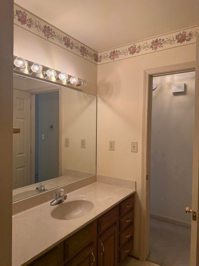 Building Photo - 464 Stone Creek Dr