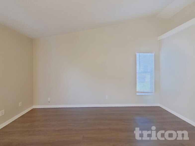 Building Photo - 15115 Margaux Dr