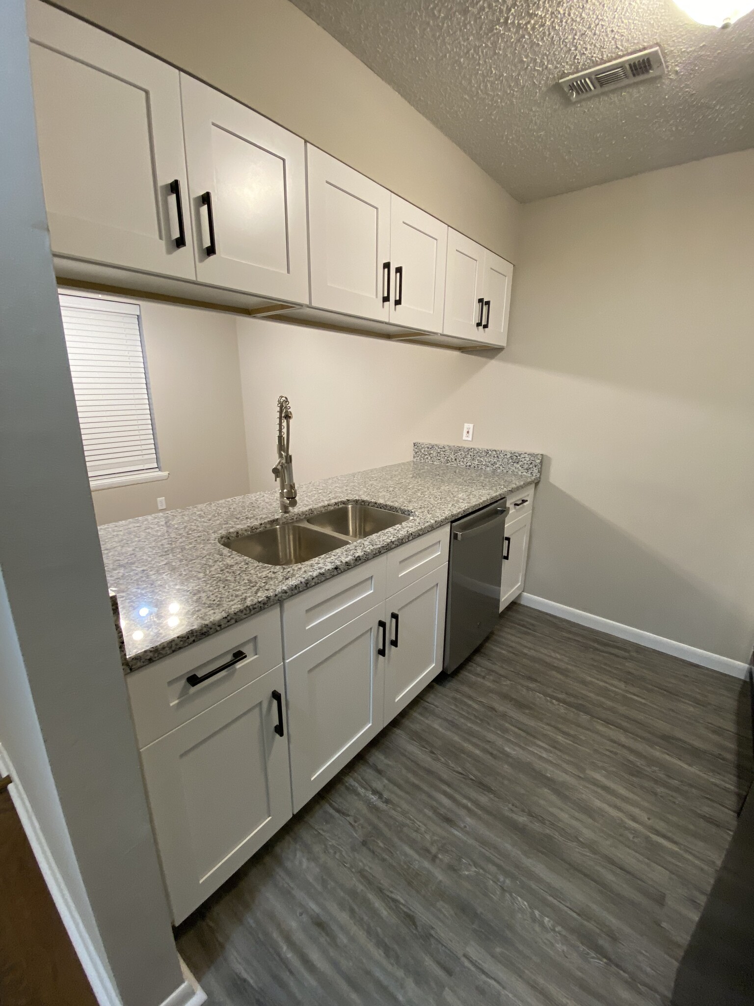 Kitchen - 1425 Mineral Springs Rd