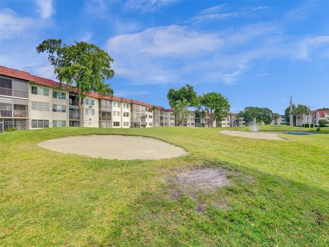 Building Photo - 8962 S Hollybrook Blvd