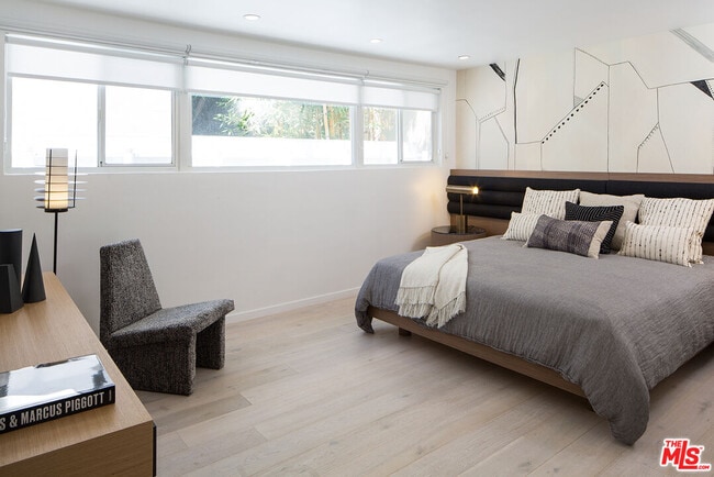 Building Photo - 8917 Cynthia St