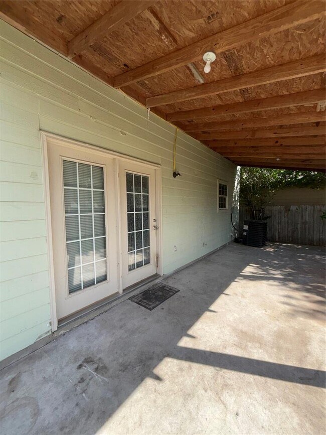 Building Photo - 5600 War Admiral Dr
