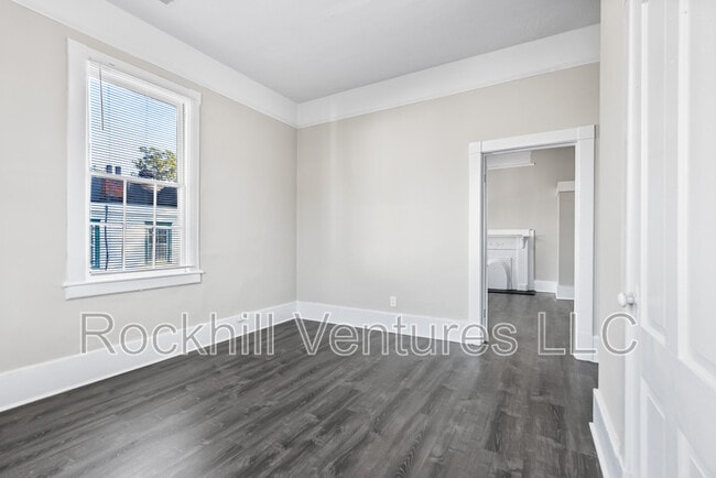 Building Photo - 508 W 42nd St