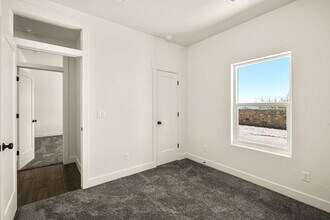 Building Photo - Single Family Home