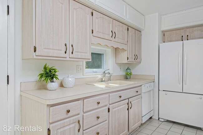 Building Photo - 3 br, 2.5 bath House - 2924 Glenwood Drive