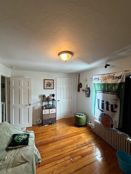 Building Photo - 66 Pleasant St