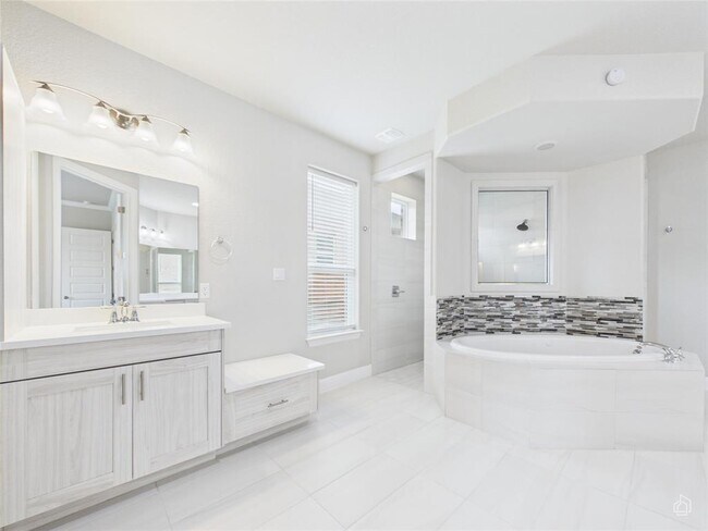 Building Photo - 111 Tabago Ct