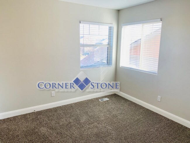 Building Photo - Wonderful Home In Middleton with 3 Car Garage!