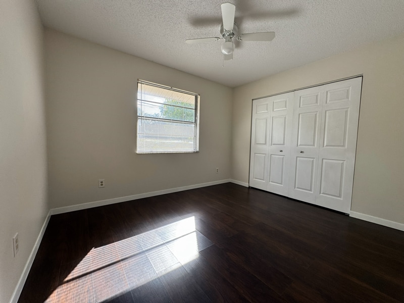 Building Photo - 2900 Shore Dr