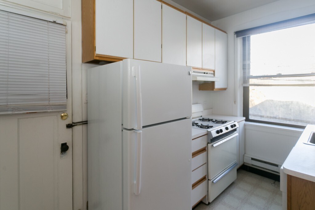 Building Photo - 1312 Oak Ave