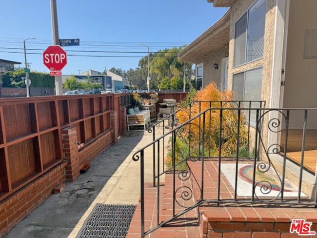 Building Photo - 407 Venice Blvd.