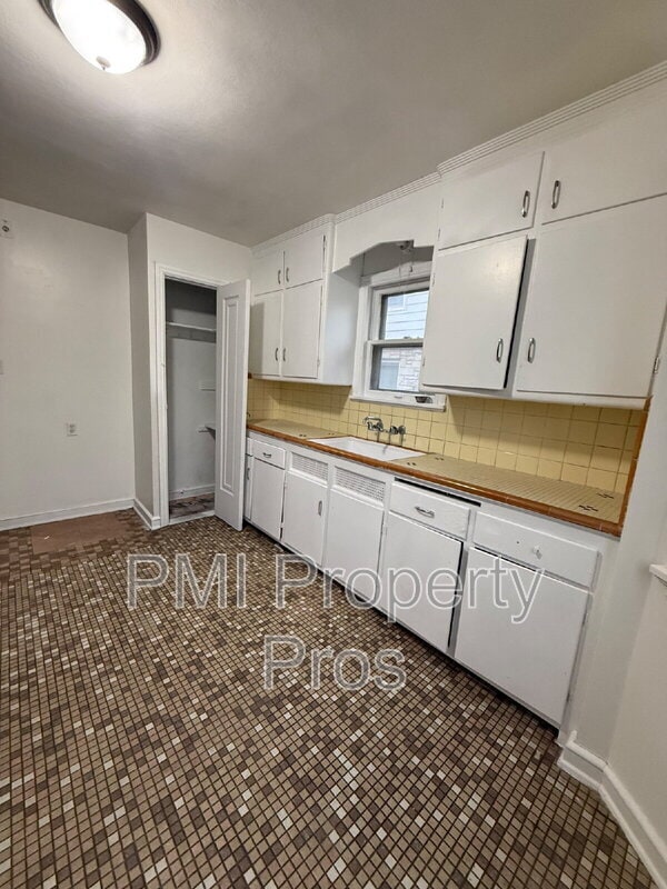 Building Photo - 4139 N 50th St