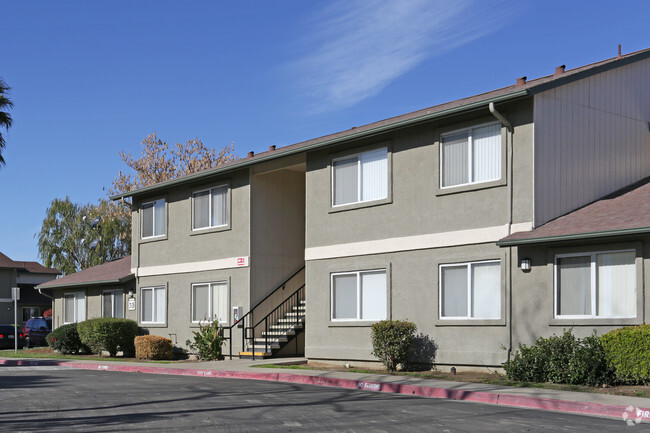 Building Photo - Huron Garden Apartments