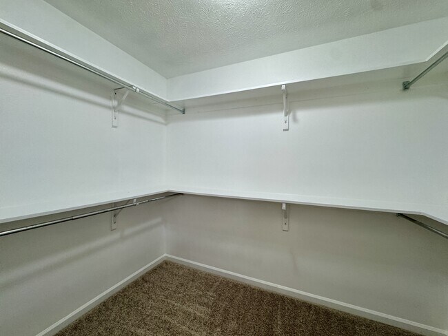 Building Photo - 44 Kirkland Dr