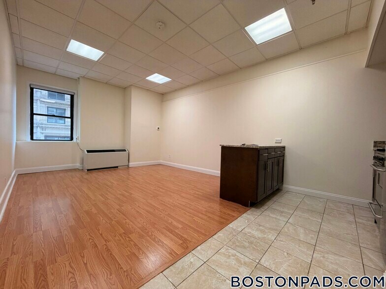Building Photo - 62 Boylston St