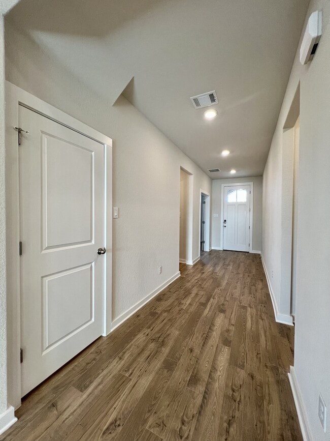 Building Photo - 14426 Daphne Bnd