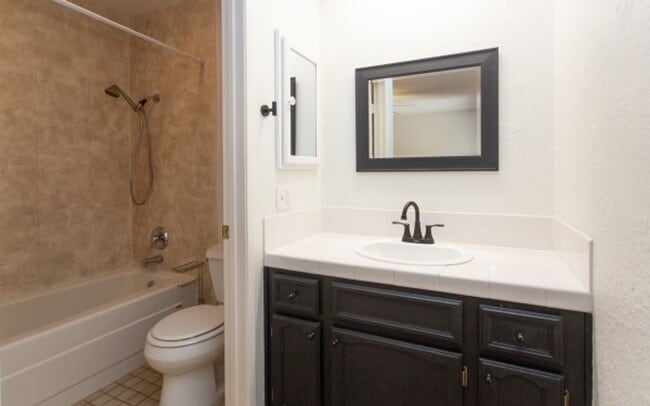 Building Photo - Renovated 3 bedroom 2 bath condo
