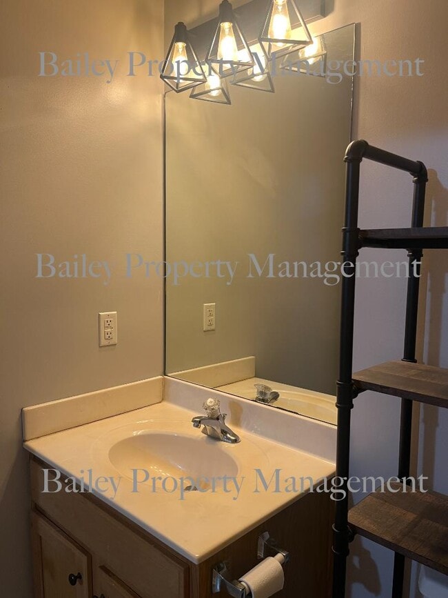 Building Photo - 319 Holly Marie Dr