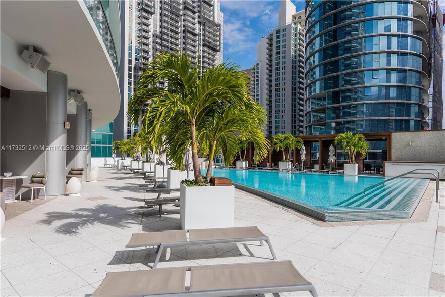 Building Photo - 200 Biscayne Boulevard Way