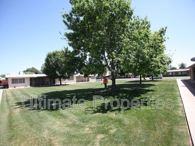 Building Photo - 10418 W Deanne Dr