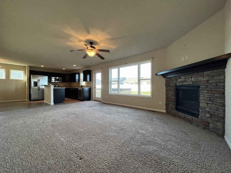 Building Photo - 9565 Red Sunset Ct