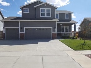 Building Photo - 8288 Hardwood Cir
