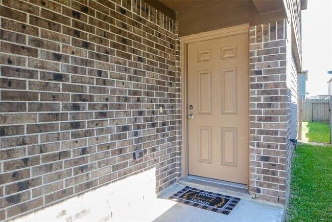 Building Photo - 9930 Swallow Dr