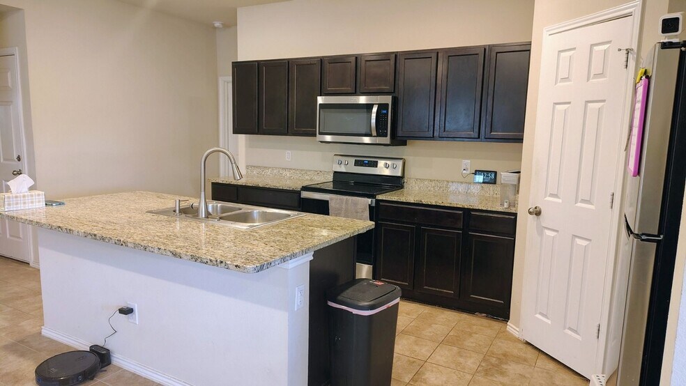 Building Photo - 9609 Falme Ln