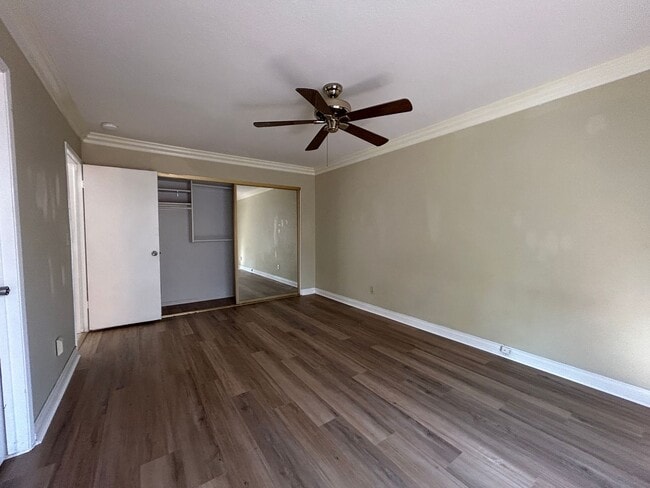 Building Photo - 5055 Pearblossom Dr