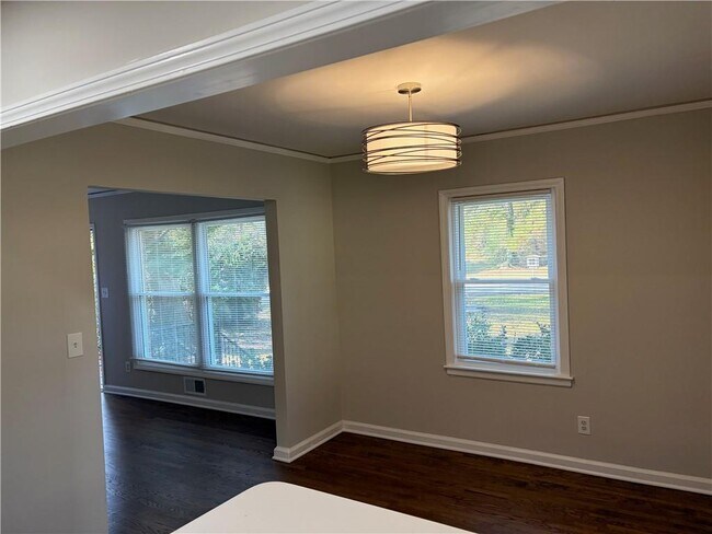 Building Photo - 1990 S Columbia Pl